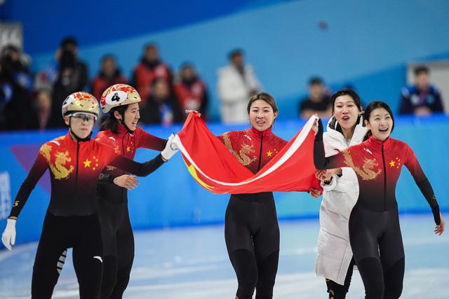 国队共15金15银14铜继续位居第一开元ky棋牌亚冬会第2日后奖牌榜：中(图2)