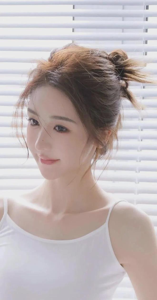 孩和男生拔萝卜V112ky开元棋牌14岁的女(图1)