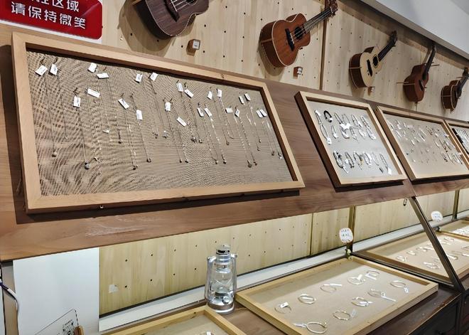 率超过75%很多人天天用孩子也爱戴开元棋牌致癌物超标1179倍造假(图3)