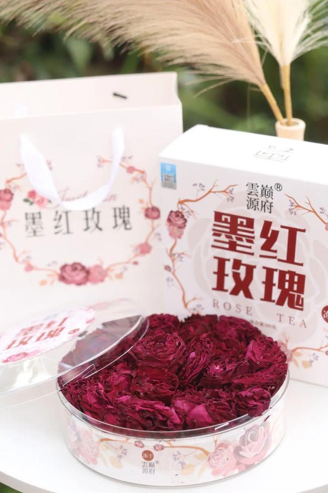 金女”一边缺钱一边赚开元棋牌“香港头号拜(图7)