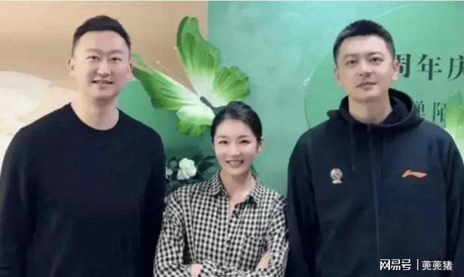 升级青岛队主帅私生活引关注。开元ky棋牌刘维伟离婚风波(图2)