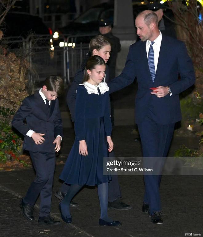 变开朗超有女王范凯特的星光耳环超亮眼ky开元棋牌三宝都来了！神颜夏洛特(图2)
