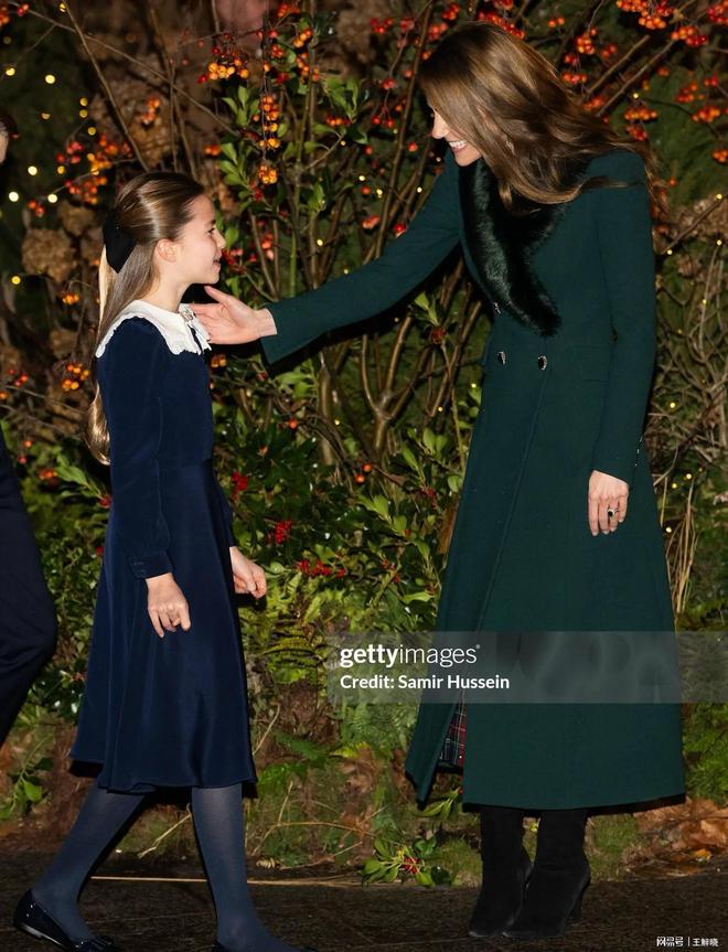 变开朗超有女王范凯特的星光耳环超亮眼ky开元棋牌三宝都来了！神颜夏洛特(图11)