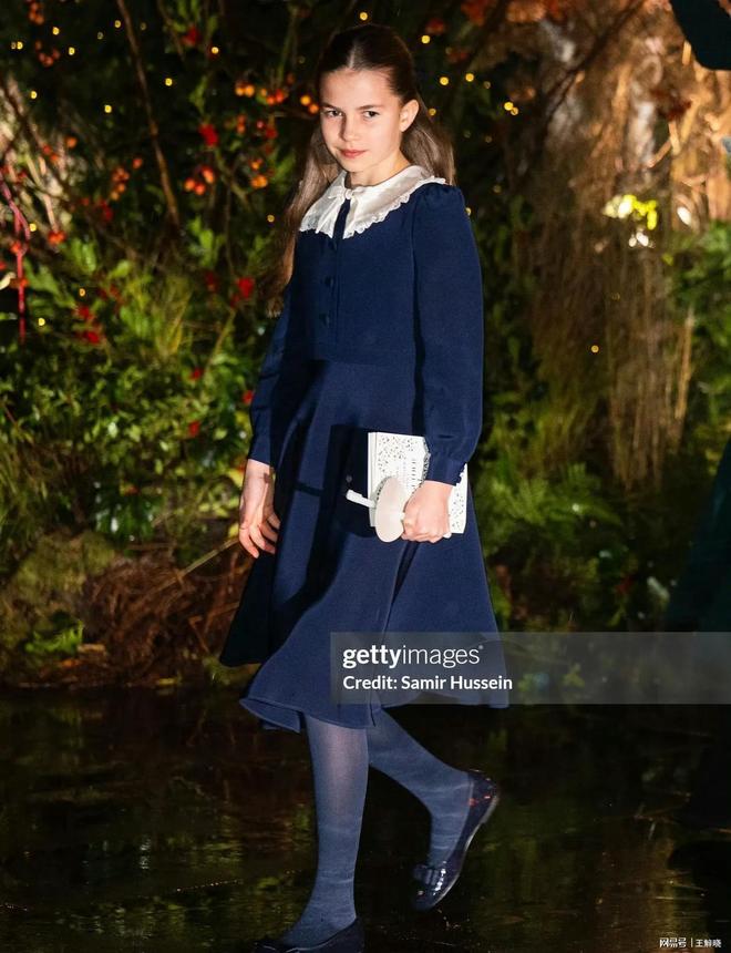 变开朗超有女王范凯特的星光耳环超亮眼ky开元棋牌三宝都来了！神颜夏洛特(图9)