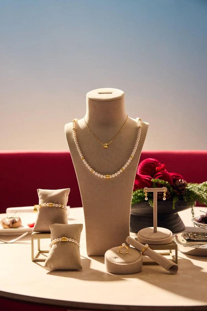 这届年轻人更在乎“审美平权”开元棋牌网站直播间买金学穿搭(图9)